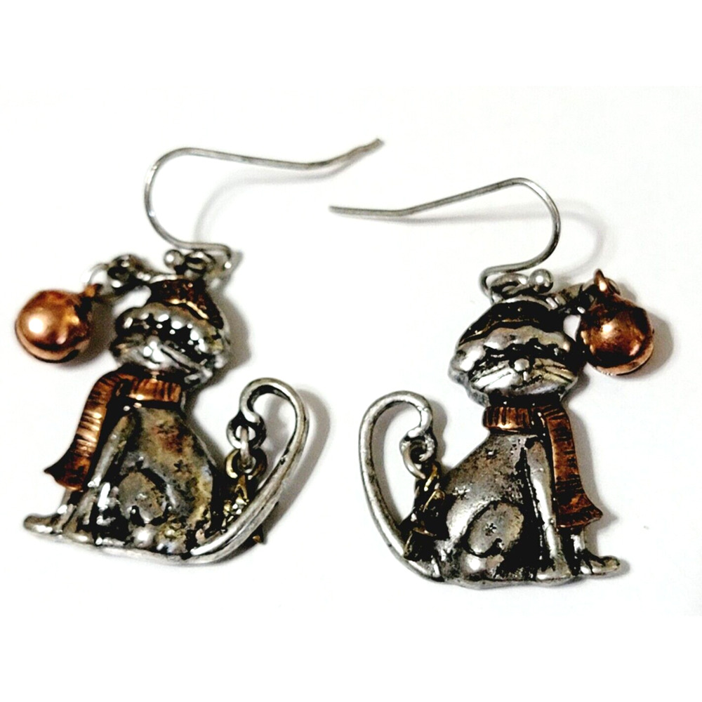 Christmas Cat Dangle Pierced Earrings Mixed Metal 1.5”‎ Festive Figural h-37